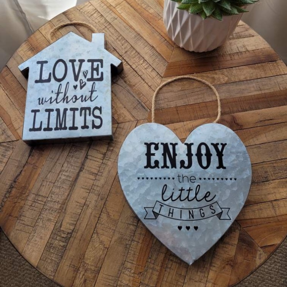 Rustic Vibe Wall Decor with Sayings
